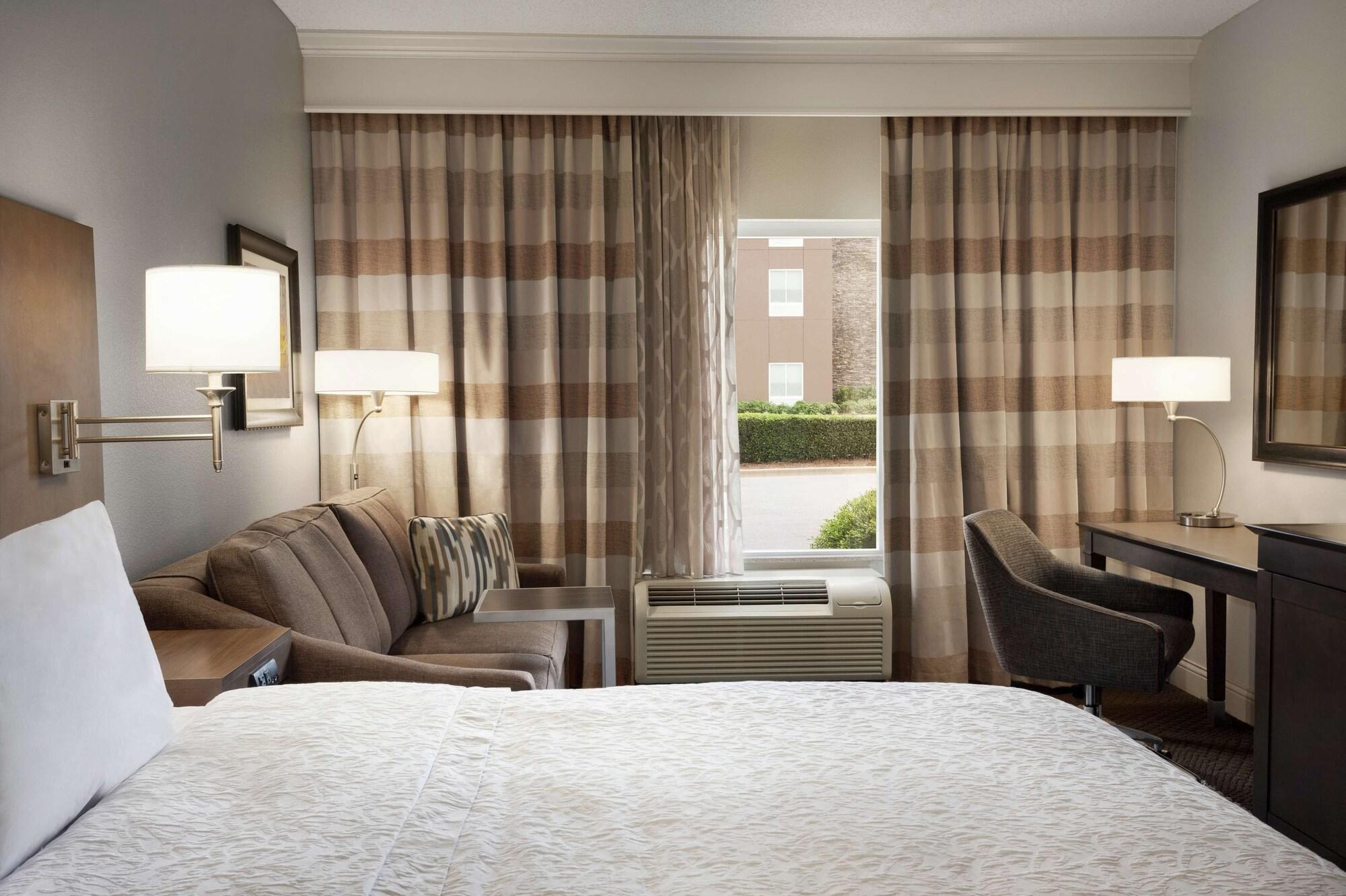 Hampton Inn & Suites Montgomery-Eastchase Exterior photo