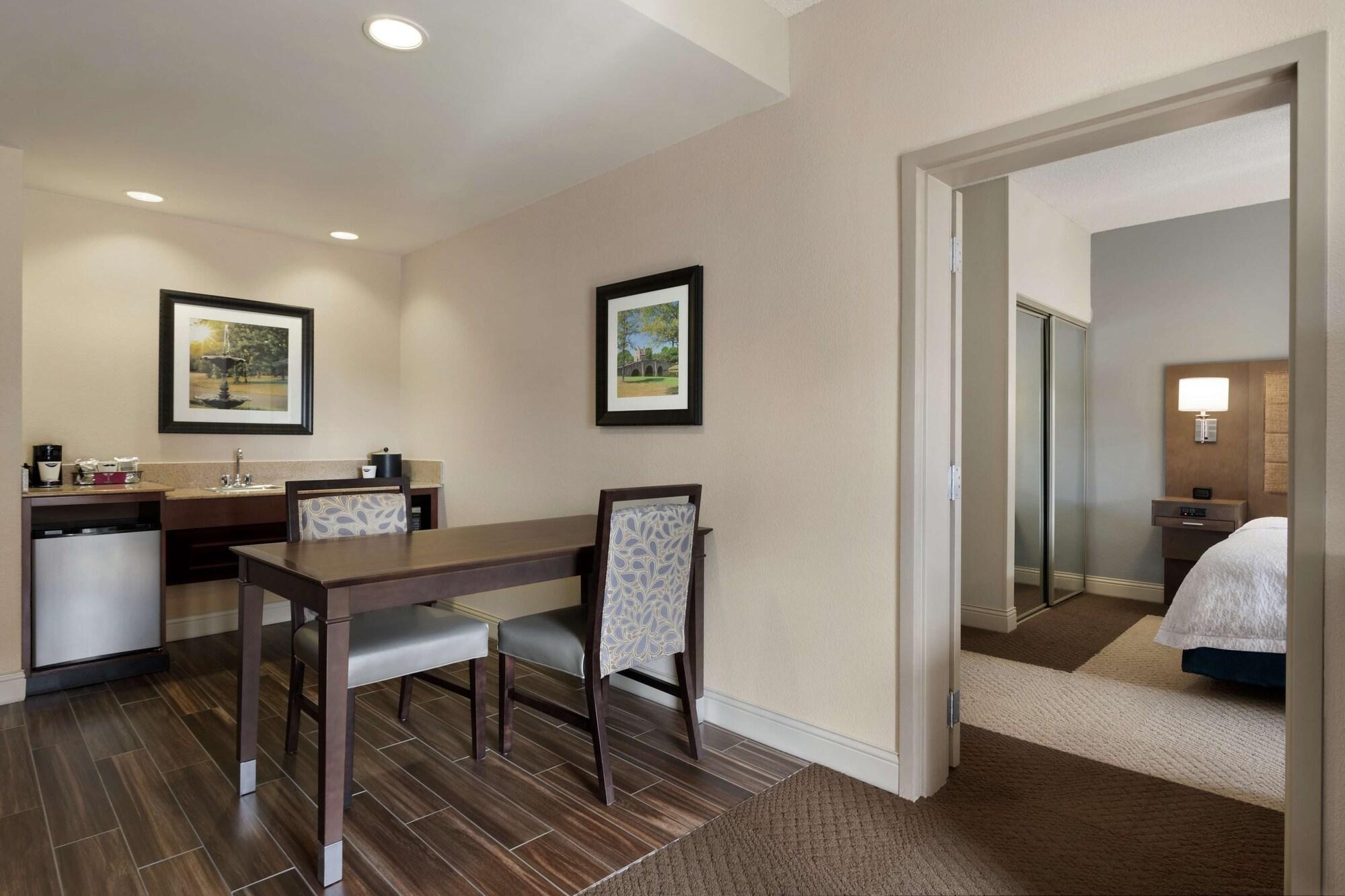Hampton Inn & Suites Montgomery-Eastchase Exterior photo